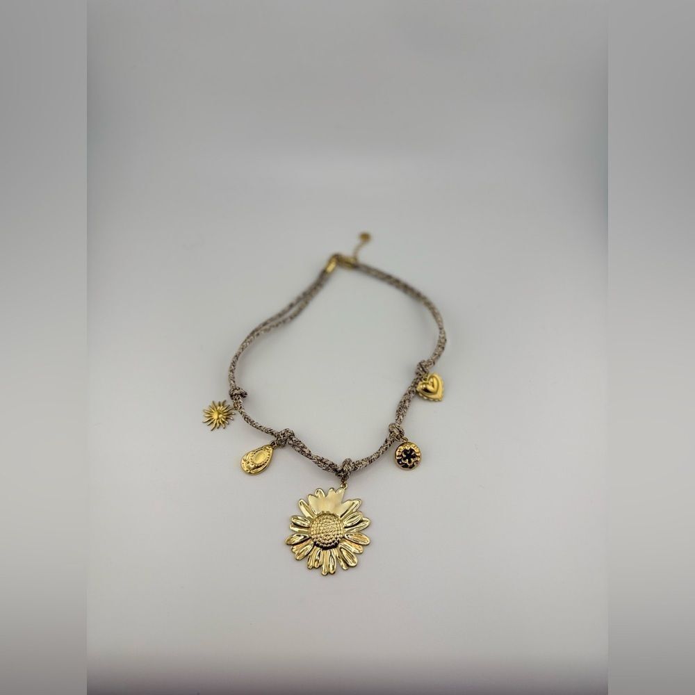Boho Rope Chain Daisy Charm Necklace – Artistic, Light, and Beautifully Unique - Picture 12 of 15
